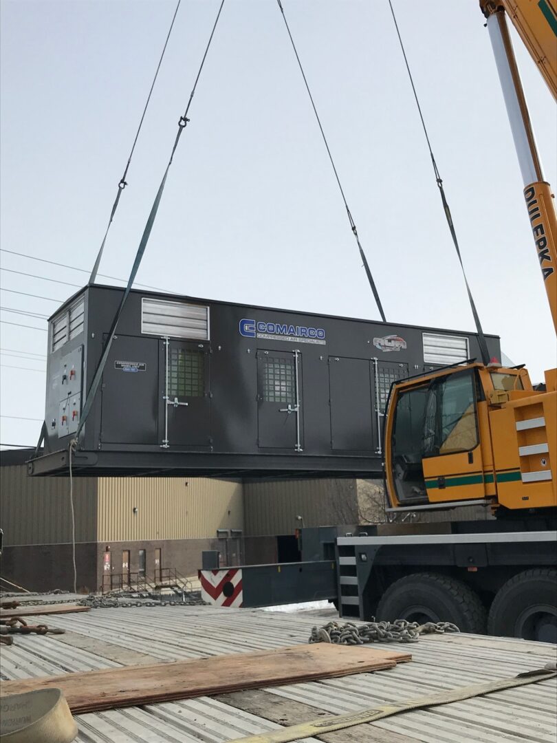 Mobile compressor room exterior solution, crane transport