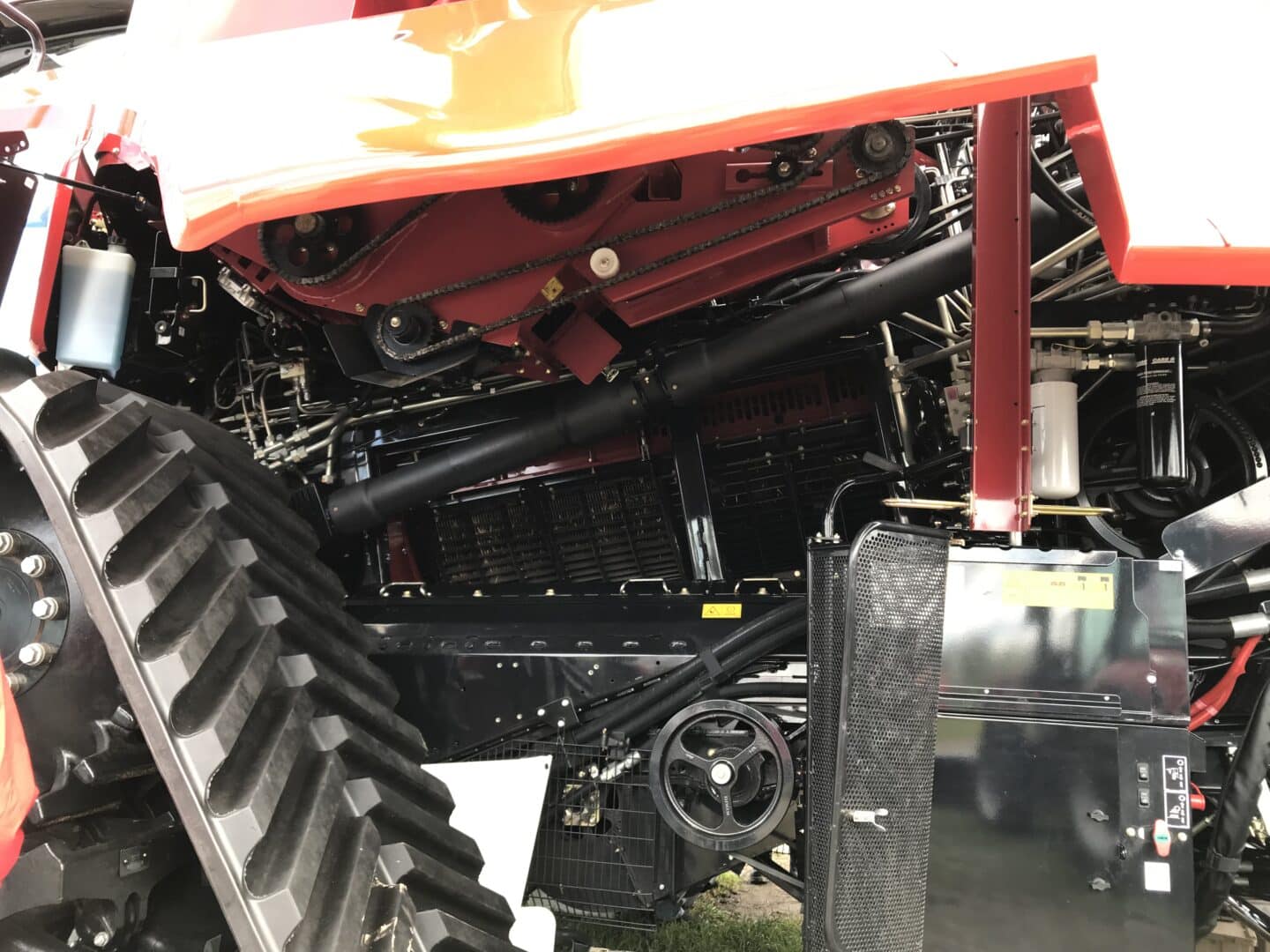 Agricultural equipment using compressed air